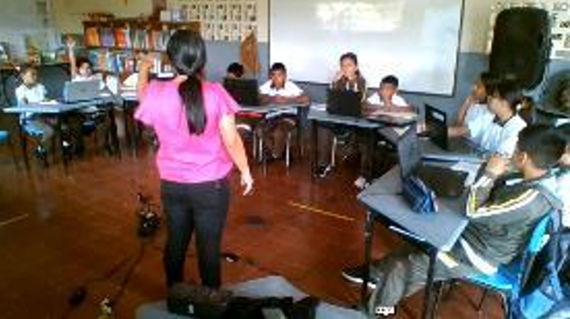 Presentación de herramientas tecnológicas en el aula multigrado.