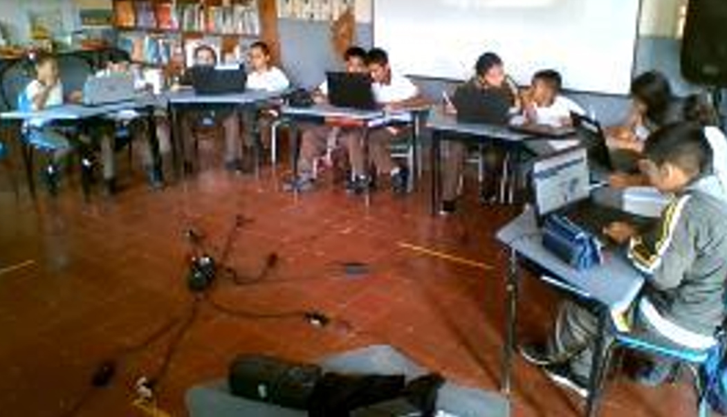 Interacción con las herramientas tecnológicas en el aula multigrado